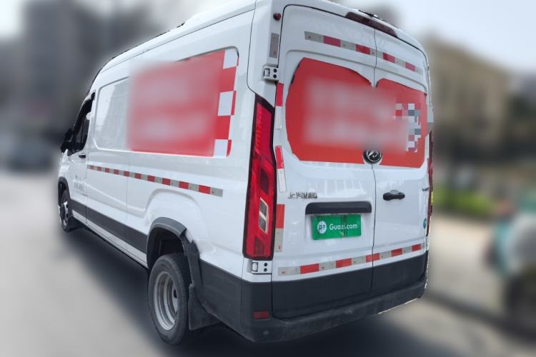 Used SAIC MAXUS Xintu V90 2022 2.0T Manual VAN Rear-Drive Extended Wheelbase High Roof with Dual Rear Tires 3-Seater
