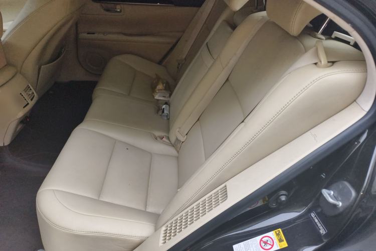 Used Lexus ES 2014 300h Elite Edition