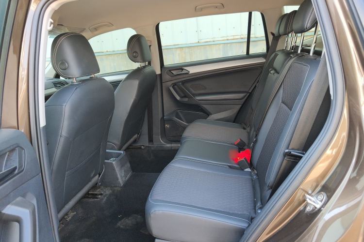 Used Volkswagen Tiguan L 2018 330TSI Automatic Two-Wheel Drive Luxury Edition Left Rear Seat