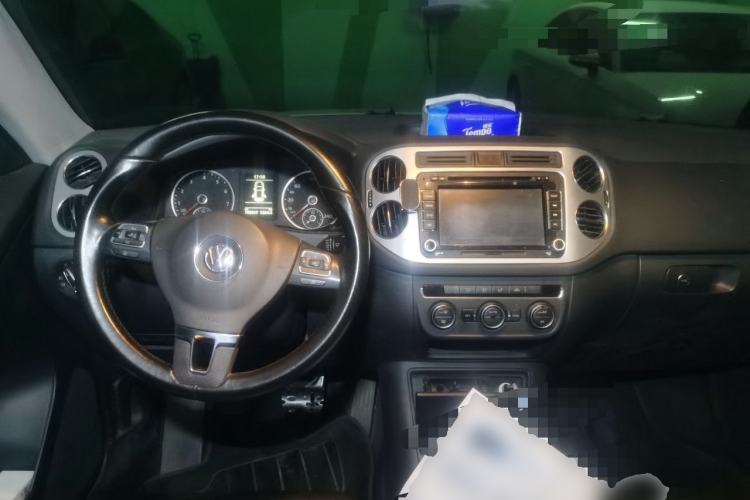 Used Volkswagen Tiguan 2013 1.8 TSI Automatic Two-Wheel Drive Comfort Edition Center Console