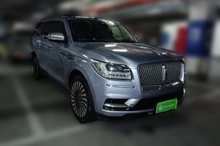 Used Lincoln Navigator 2020 3.5T Presidential Series Front Right 45 Deg