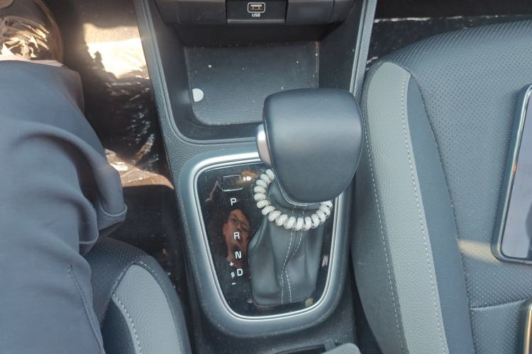 Used Kia kx1 Stonic 2021 1.4L CVT Fun Edition Gear Lever