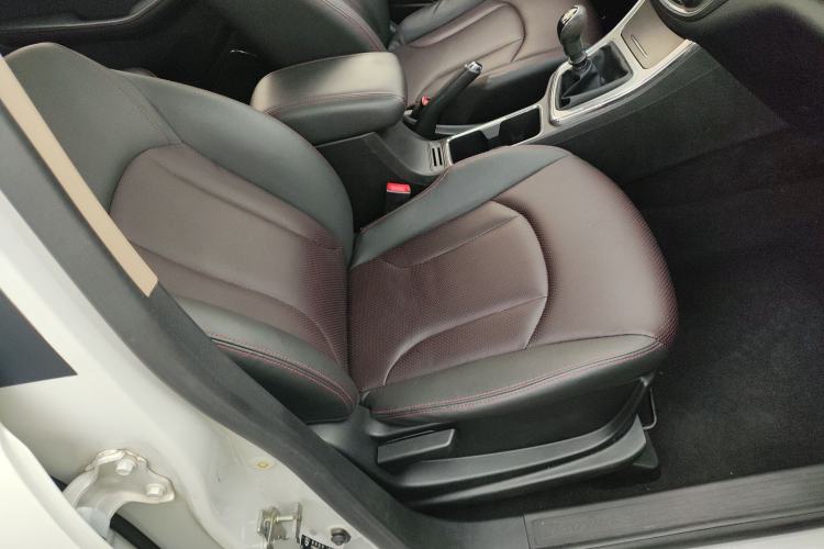 Used Baojun 560 2016 1.5T Manual Luxury Model Right Front Seat