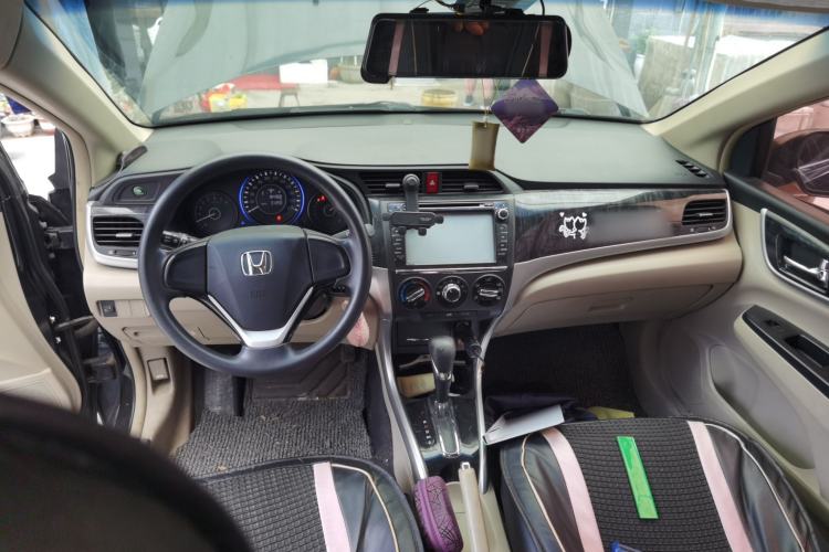 Used Honda Crider 2013 1.8L automatic comfort version Center Console