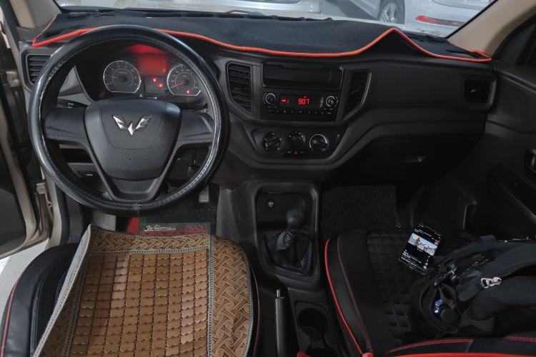 Used Wuling Hongguang V 2019 1.5L Jingqu Version China VI LAR Center Console