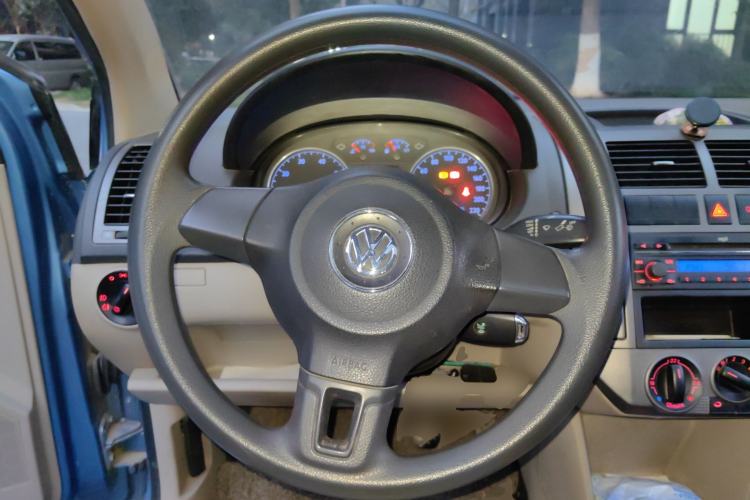 Used Volkswagen Polo 2011 Jingqu 1.6L Manual - Real Cool Edition