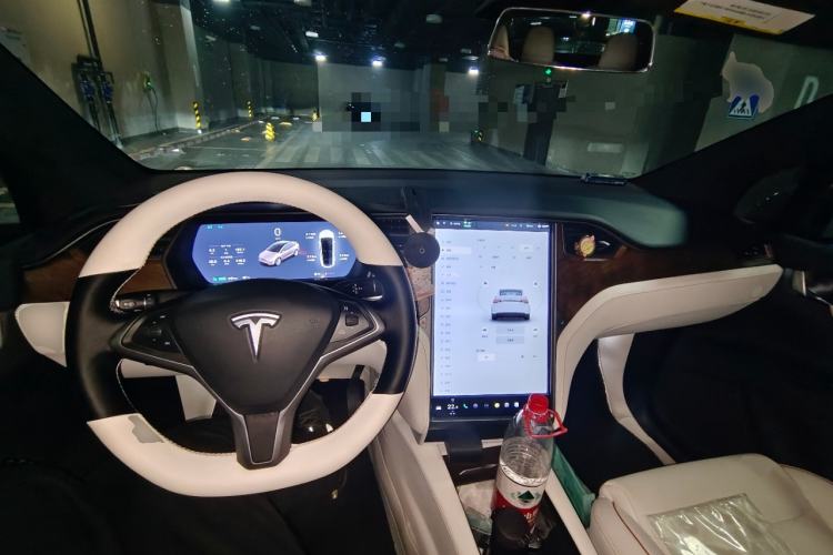 Used Tesla Model X 2019 Long-Range Version Center Console