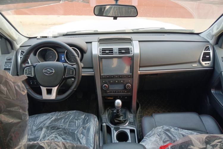 Used Huanghai N3 2019 2.4T Manual Two-Wheel Drive Sport Version China VI Standard 4K22D4T
