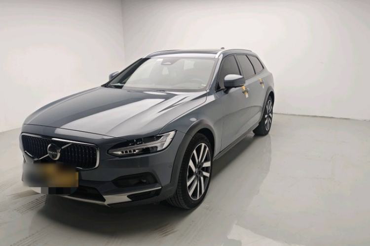 Used Volvo V90 2022 Cross Country B5 AWD Prestige Edition