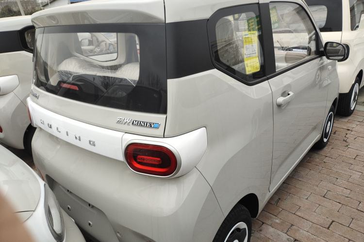 Used Wuling Hongguang MINIEV 2024 3rd Generation 215km Youth Edition
