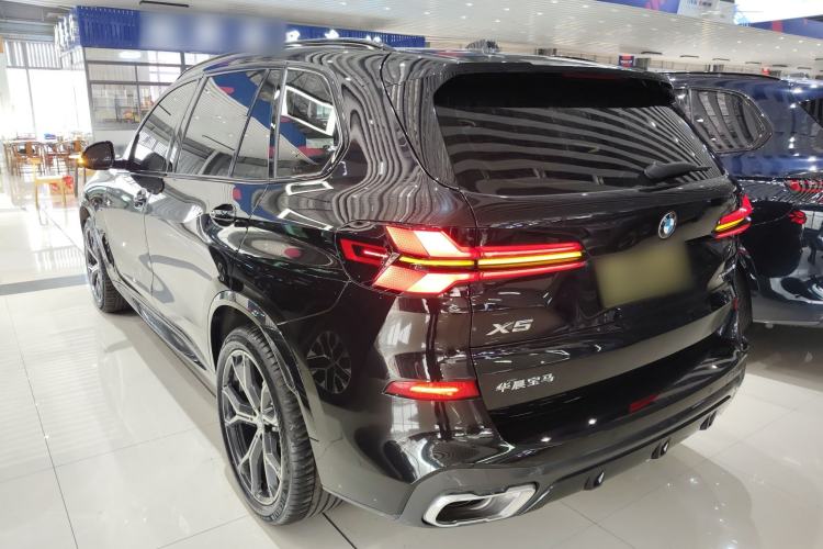 Used BMW X5 2023 xDrive 30Li Luxury M Sport Night Edition Package
