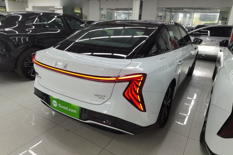 Used Hongqi EH7 2024 820 Pro Rear Right 45 Deg