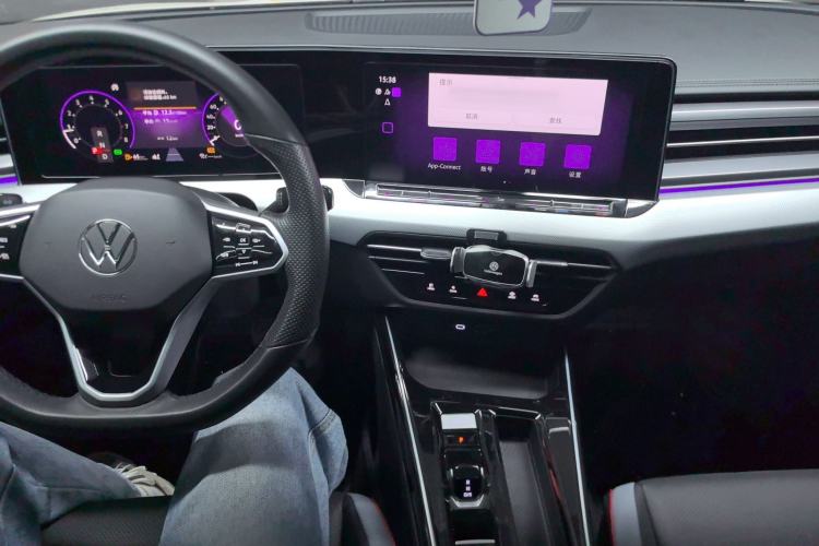 Used Volkswagen Lamando 2023 Lavida L 280TSI DSG Cool & Spicy Edition Center Console