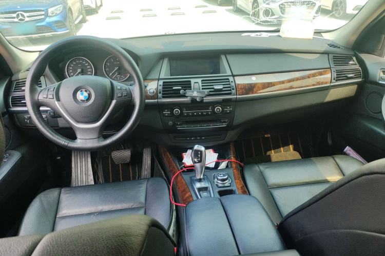 Used BMW X5 2011 xDrive35i Luxury Model
