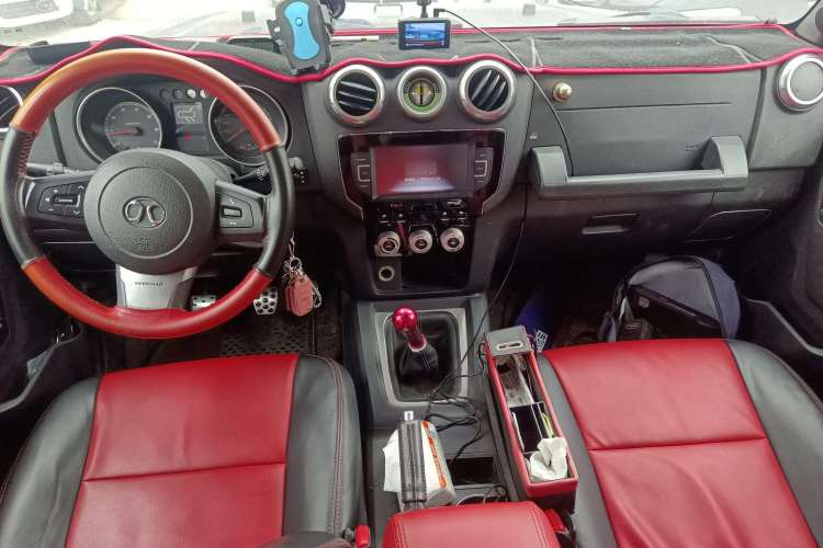 Used BAIC Off-Road BJ40 2016 40L 2.0T Manual Two-Wheel Drive Luxury Edition