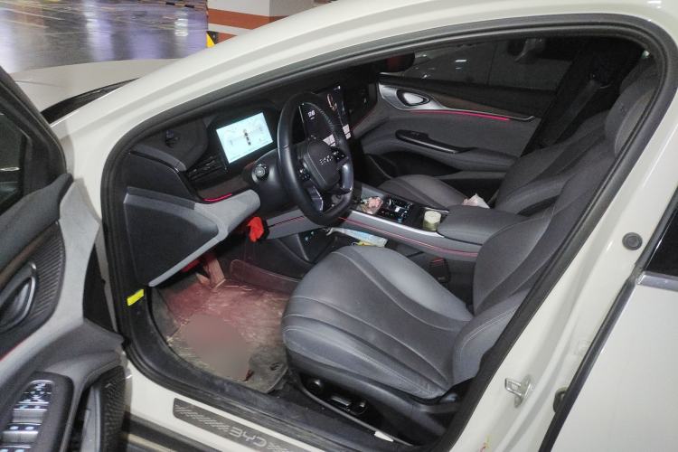 Used BYD Seal 2024 HONOR Edition DM-i 1.5L 121km Prestige Model
