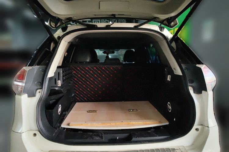 Used Nissan X-Trail 2015 2.5L CVT Leading MAX Edition 4WD Trunk