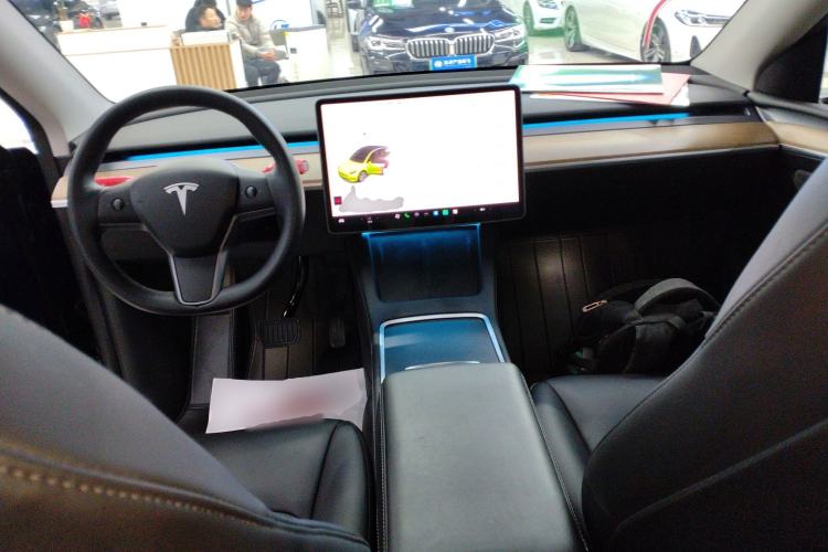 Used Tesla Model Y 2021 Standard Range Rear-Wheel Drive Version Interior 2