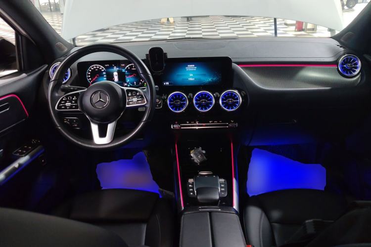 Used Mercedes-Benz GLA 2022 GLA 220 4MATIC Center Console