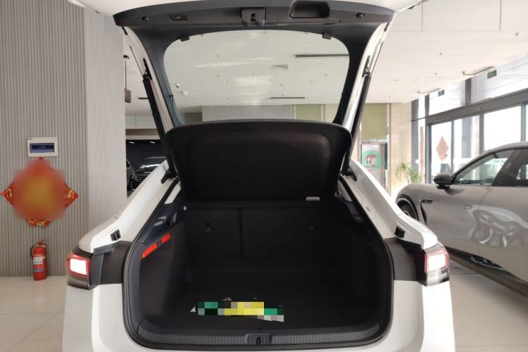 Used Volkswagen ID.7 VIZZION 2024 AIR model Trunk
