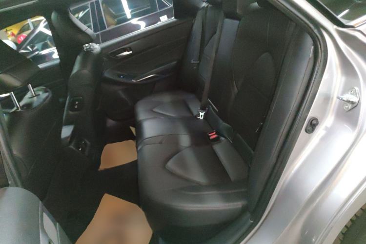 Used Toyota Avalon 2019 Dual-Engine 2.5L Luxury Edition China VI Standard