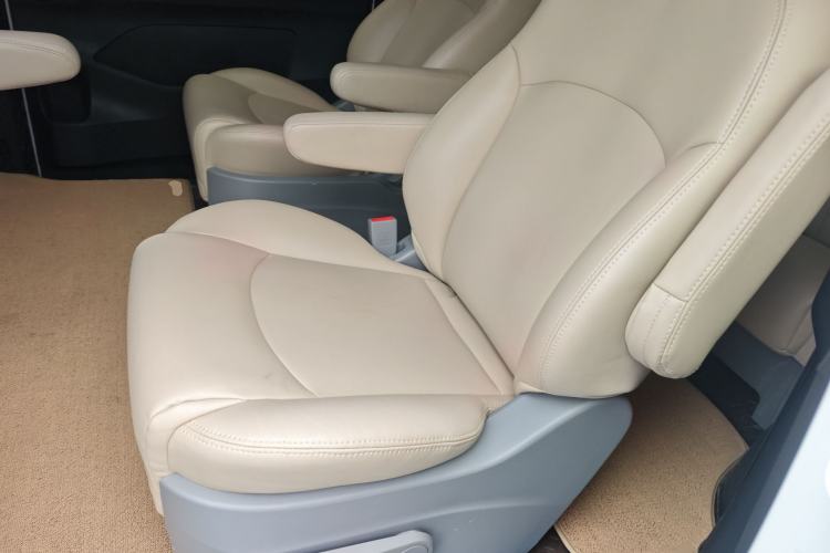 Used SAIC MAXUS G10 2021 2.0T Manual Elite Edition Diesel 7-Seater