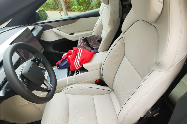 Used Tesla Model Y L  Left Front Seat