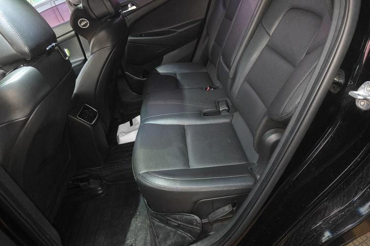 Used Hyundai Tucson 2018 1.6T Dual-Clutch Two-Wheel Drive 15th Anniversary Special Edition Left Rear Seat