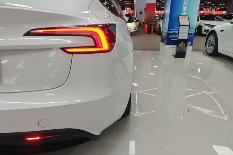 Used Tesla Model 3 2023 Rear-Wheel-Drive Version
