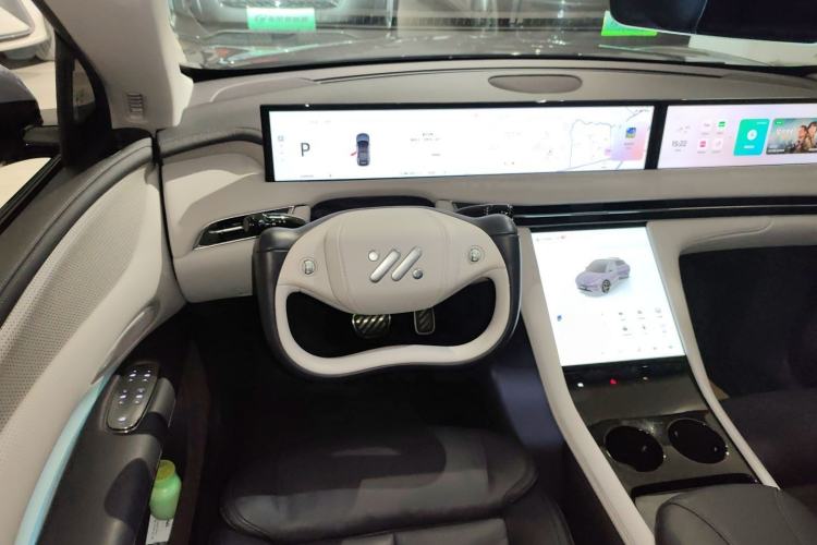 Used IM LS7 2023 100kWh Lux Rear-Drive Version