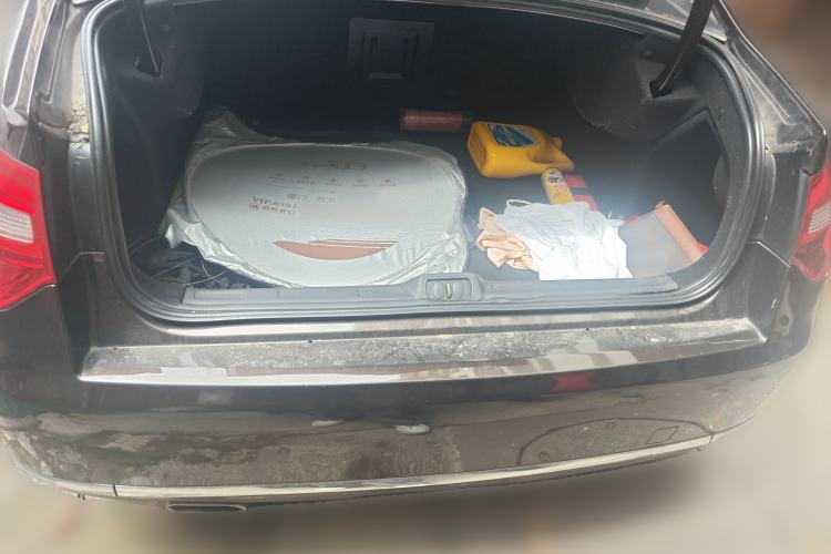 Used Citroen C5 2013 2.0L Automatic Luxury Model Trunk