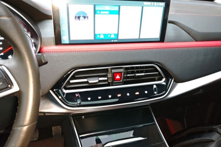 Used SOL X8 2021 300T DCT Leading Smart Connectivity Version 7 Seats