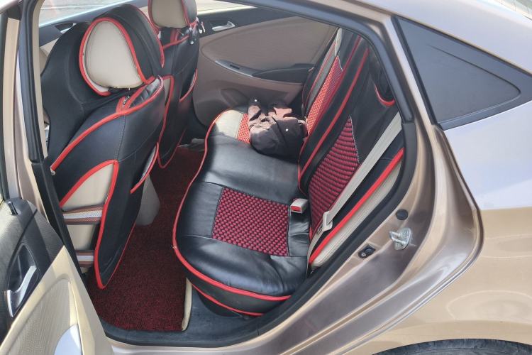 Used Hyundai Verna (older generation) 2014 1.4L Manual Top-Tier Model TOP Left Rear Seat