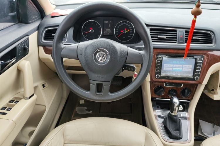 Used Volkswagen Lavida 2013 Restyled Classic 1.6L Automatic Comfort Edition Steering Wheel