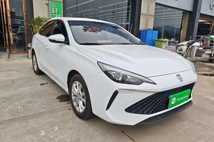 Used Roewe i5 2023 1.5L CVT Luxury Edition Front Right 45 Deg