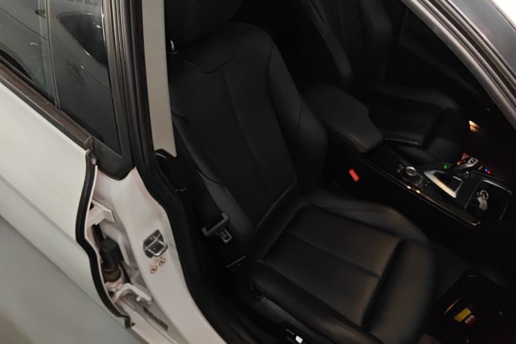 Used BMW 3 Series GT 2018 320i Sport Edition
