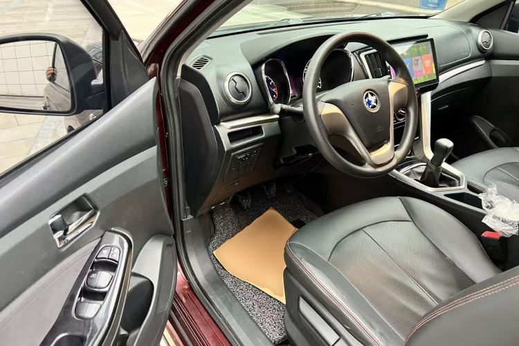 Used Venucia T70 2016 1.6L Manual Ruixing Edition
