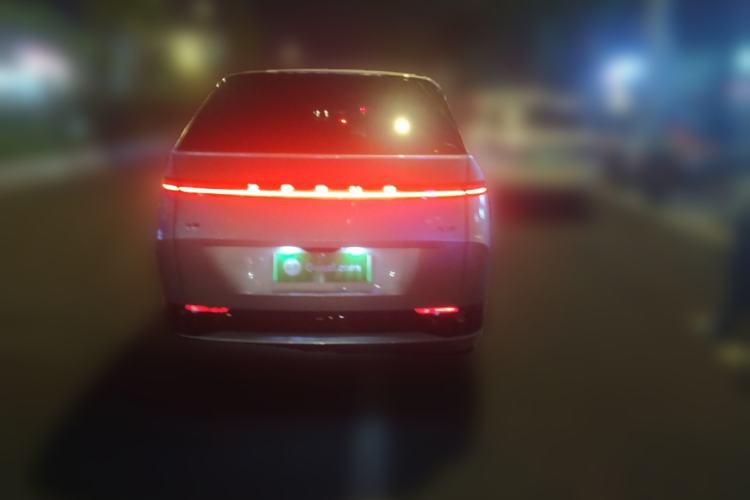 Used XPeng X9 2024 702 Ultra-Long Range Max
