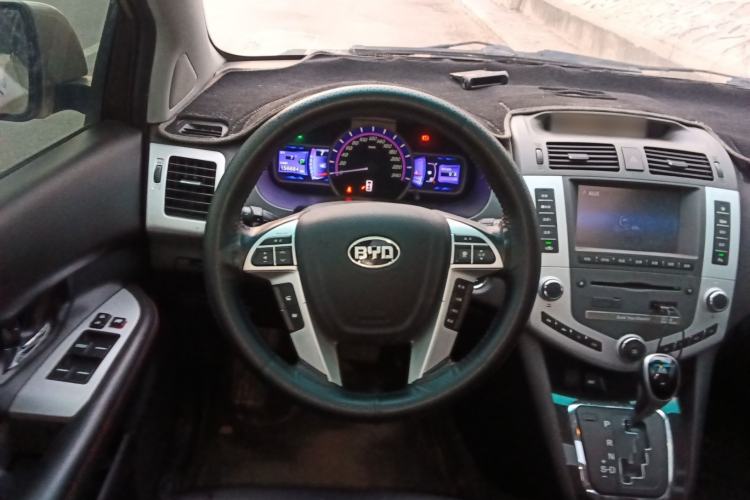 Used BYD S6 2014 2.4L Automatic Prestige 5-Seater