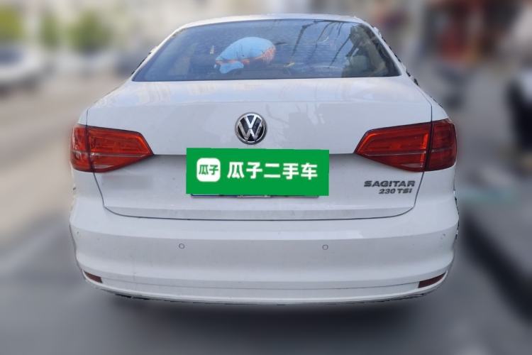 Used Volkswagen Sagitar 2015 230TSI Automatic Luxury Model
