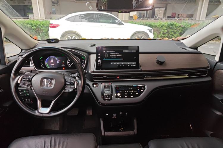 Used Honda Odyssey 2022 2.0L eHEV Sharp Supreme Edition Center Console