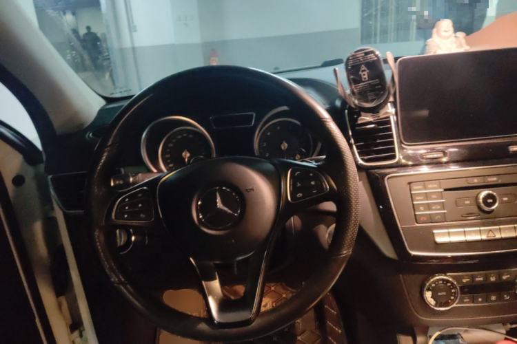 Used Mercedes-Benz GLE Coupe 2017 GLE 320 4MATIC Coupe SUV Steering Wheel