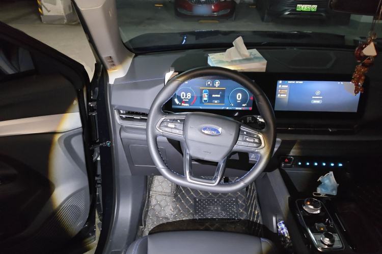 Used Ford Equator Sport 2025 EcoBoost 170 Platinum Edition Steering Wheel