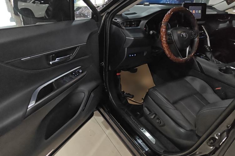 Used Toyota Harrier 2022 2.0L CVT Two-Wheel Drive Luxury Edition
