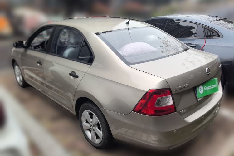 Used Skoda Rapid 2016 1.6L Manual Front-Wheel-Drive Version