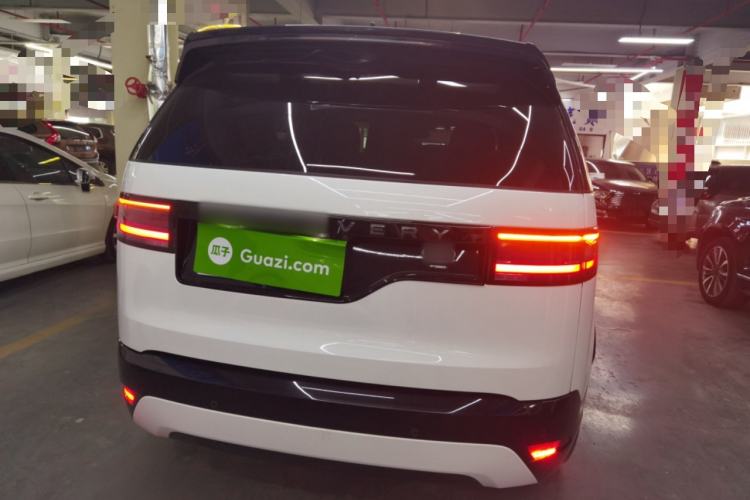 Used Land Rover Discovery 2023 Revised Version 360 PS R-Dynamic S