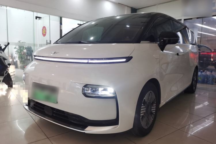 Used Geely Galaxy LEVC L380 2024 140-Degree 6-Seater All-Wheel-Drive Ultra