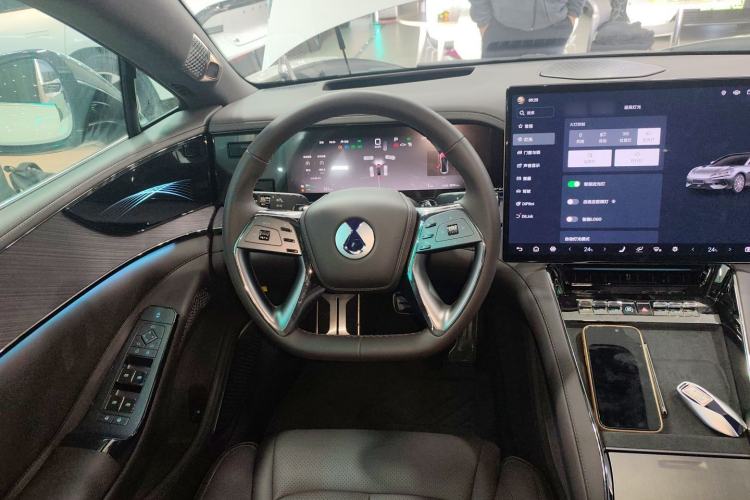 Used Denza Z9 2024 1100 km Four-Wheel Drive Max Version