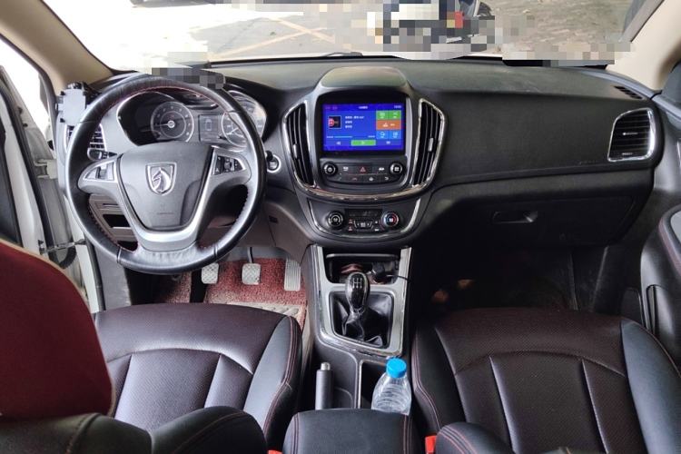 Used Baojun 560 2015 1.8L manual luxury version