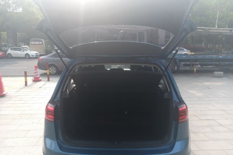 Used Volkswagen Golf Sportsvan 2018 280TSI Automatic Luxury Model Trunk